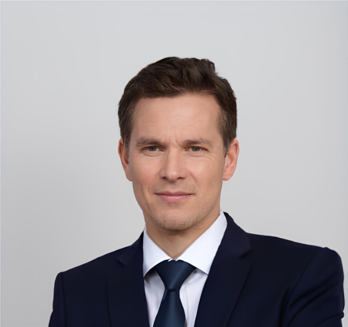Consultant 1